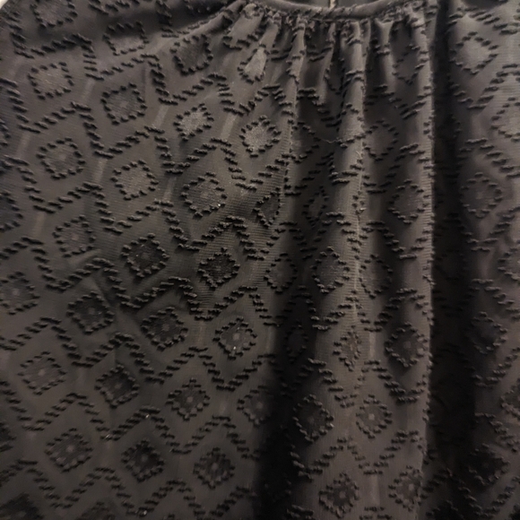 Cute textured top from DR2 size M - Picture 2 of 6